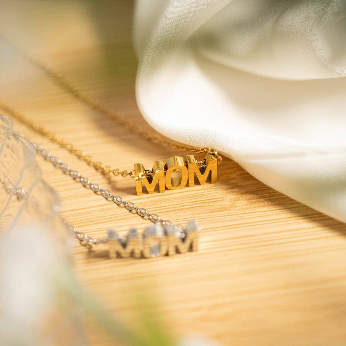 Stainless steel MOM necklace with polished silver finish